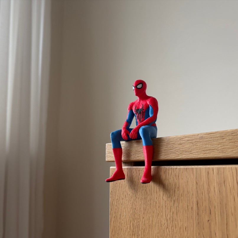 Model Kit Deadpool - Spider-Man Deadpool in Posizione Seduta, Figura