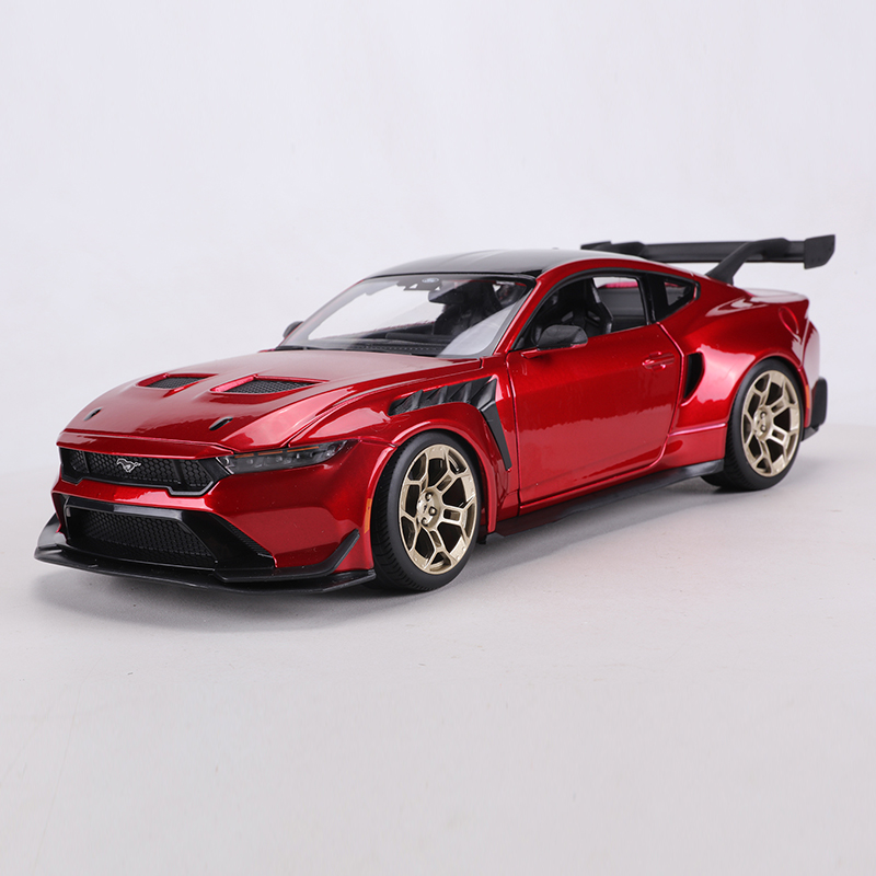 Maisto 1:18 2025 Ford Mustang  - Model Kit Lamborghini recensione e prezzo