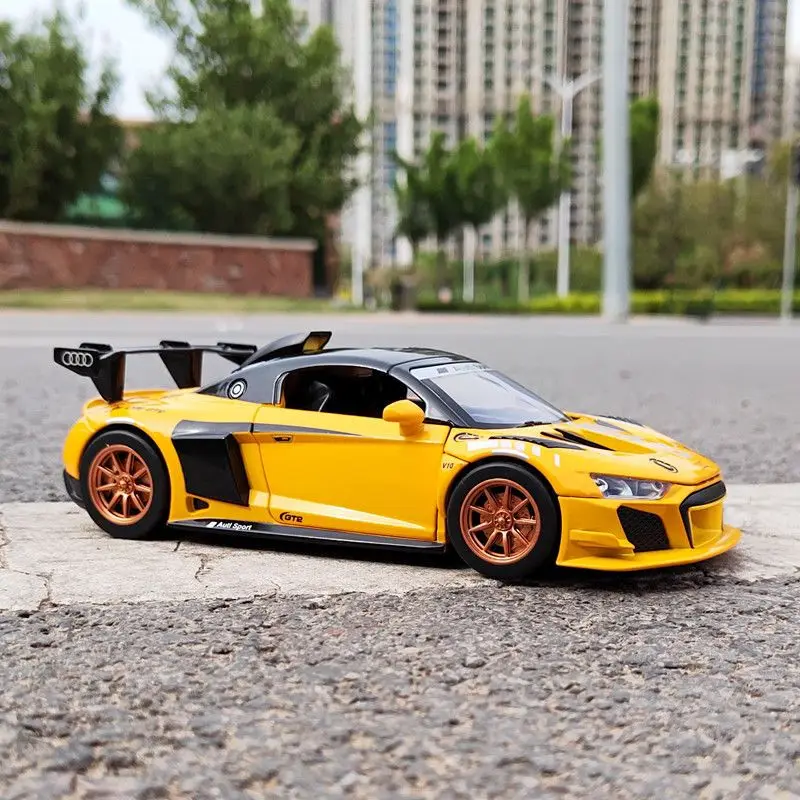 1:24 AUDI R8 GT2 Alloy Track R - Model Kit Lamborghini recensione e prezzo