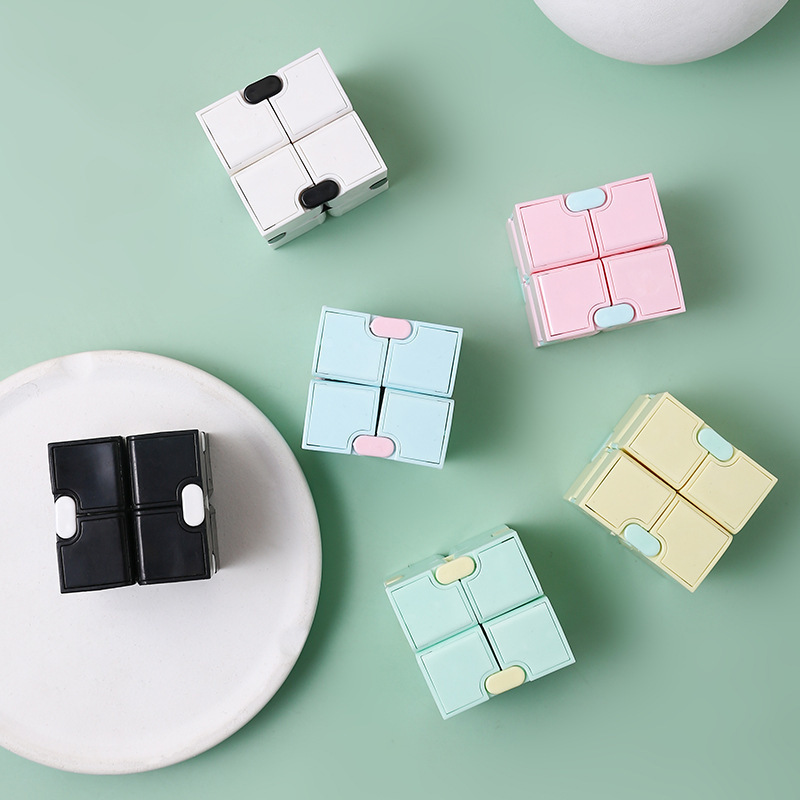 Cubo Magico Infinito, Giocatto - Model Kit Infinite Dimension recensione e prezzo